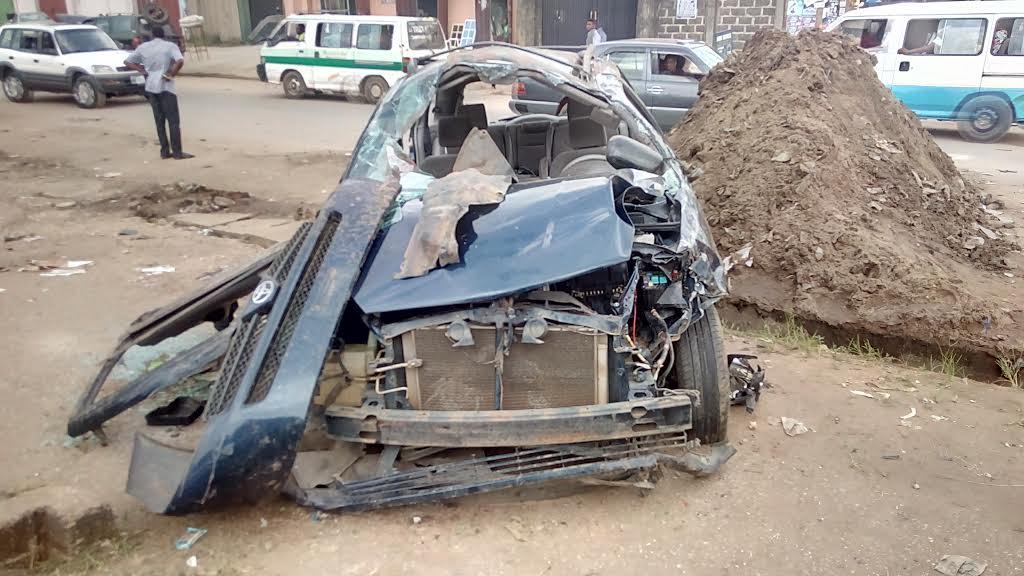 the-crashed-toyota-sienna-car-which-the-robbers-snatched-from-the-owner