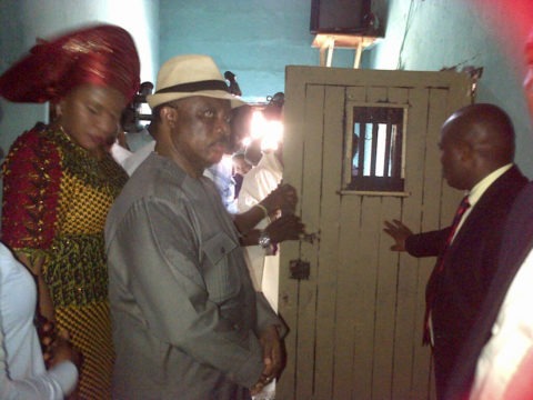 Anambra State governor, Chief Willie Obiano and his wife, Chief Mrs Ebere Obiano supervising the Onitsha prison.