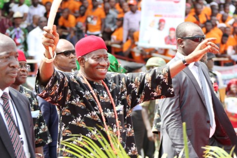 President Goodluck Jonathan acknowledging cheers from PDP faithful on arriaval at the Nnamdi Azikiwe Stadium, enugu venue of the South-East PDP rally held in Enugu, Friday. Photo: Henry Unini