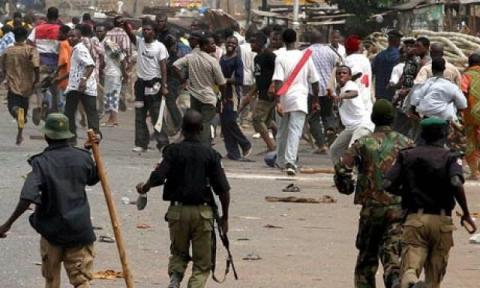 banners_NIGERIA_RIOTS_2006_007_366267069