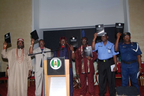 Gov Owelle Rochas Okorocha flanked by the deputy Gov Eze Madumere, HRH Eze Samuel Ohiri, Imo State Commissioner of Police Mr Ali, Commissioner for community Govt and chietaincy affairs, Chief Val Mbamalu during the presentation of Imo security Black File