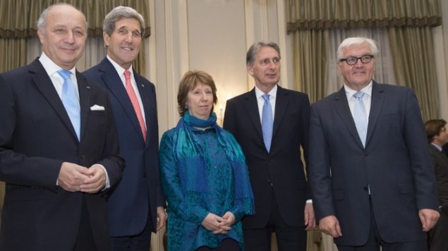From left to right: French Foreign Minister Laurent Fabius, US Secretary of State John Kerry, former EU foreign policy chief Catherine Ashton, the High Representative of the Union for Foreign Affairs, Britain's Foreign Secretary Philip Hammond and German Foreign Minister Frank-Walter Steinmeier meet for the dinner at the residence of British ambassador in Vienna on November 23, 2014