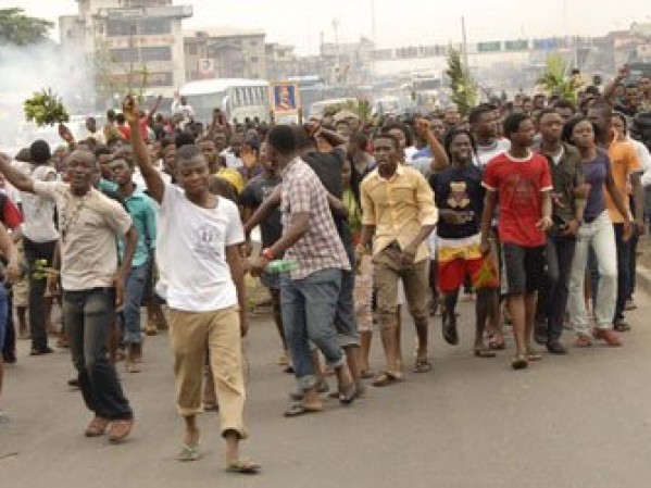 Benin-Electricity-consumers-protest-poor-power-supply