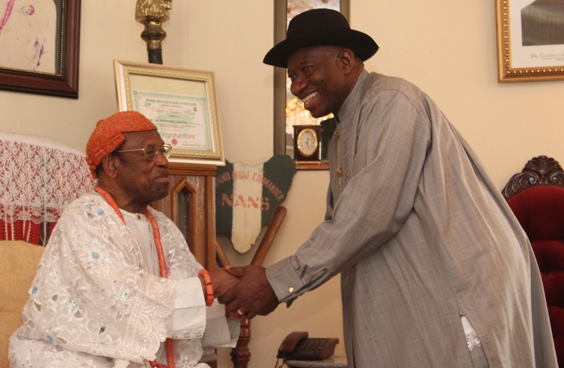 The Asaba of Asaba, HRM, Obi Prif. Chike Edozien  (left) welcoming President Goodluck Jonathan (right) when the when the President visited the Asagba as part of his consultation visit to meet with the Arewa Consultative Forum in Asaba yesterday. Photo: Henry Unini