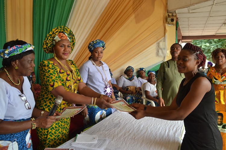 Wife of Anambra State governor, Chief Mrs. Ebelechukwu Obiano presenting certificate to one of the graduants, Miss Ebere Nwajiobi during the graduation ceremony of 63 Trainees at Mary Sumner Vocational Institute, Paul’s University Awka on Tuesday…