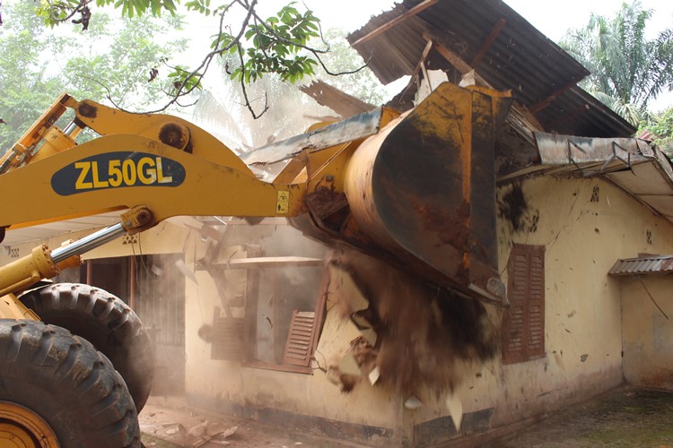 Azigbo den demolished