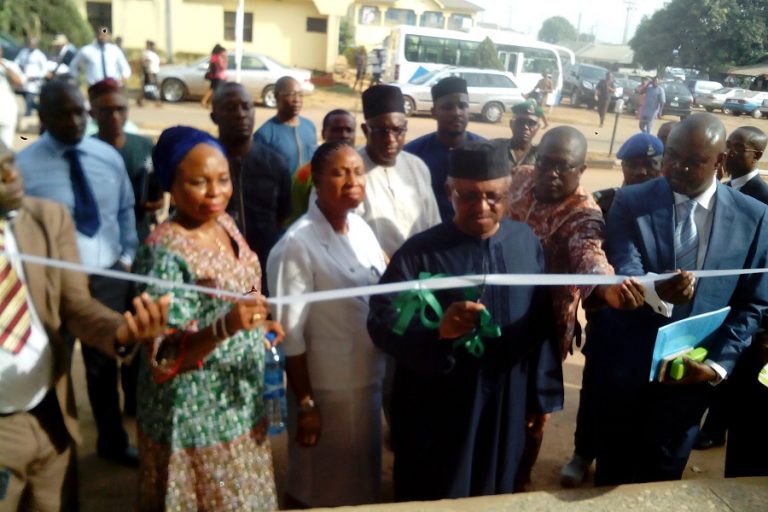 Doctors, Nurses Boo Minister Of Health