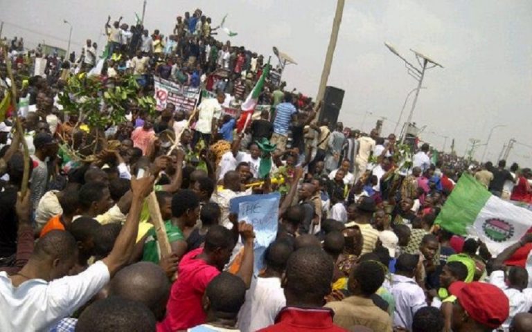Imo Youths Shut Down Anambra/Imo River Basin Authority Over Secret Employment