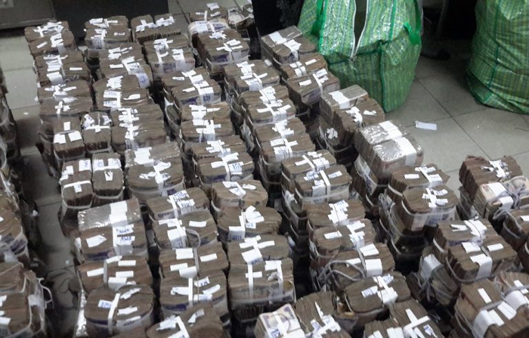 EFCC Discovers About N.5bn In Lagos Plaza