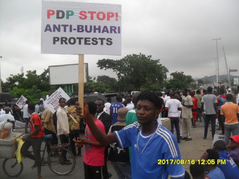 Fake Niger Delta Pro Buhari Protesters Shutdown Federal Secretariat