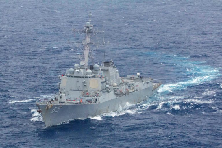 2 U.S. warships sail in disputed South China Sea