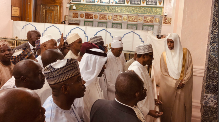 President Buhari Observes Juma’at Prayer At Makkah Grand Mosque Ahead Of OIC Summit