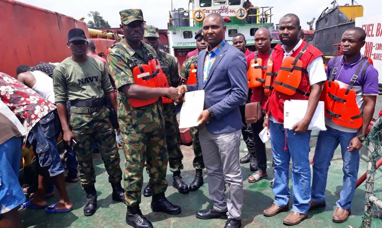 Navy arrests 16 oil theft, extortion suspects
