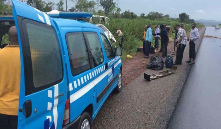 Auto crash: 2 died, 3 injured on Lagos-Ibadan Expressway