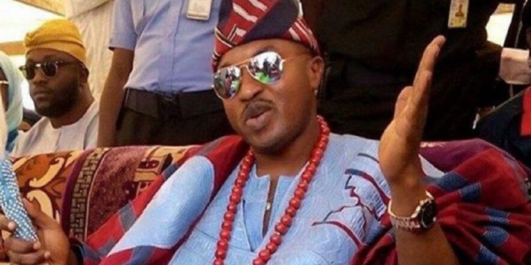 Oluwo beats up fellow monarch