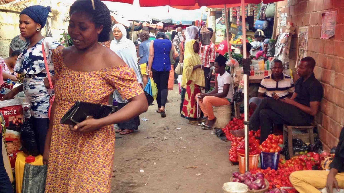 Pandemonium as FCTA shuts Dutse-Alhaji market - 247 Ureports