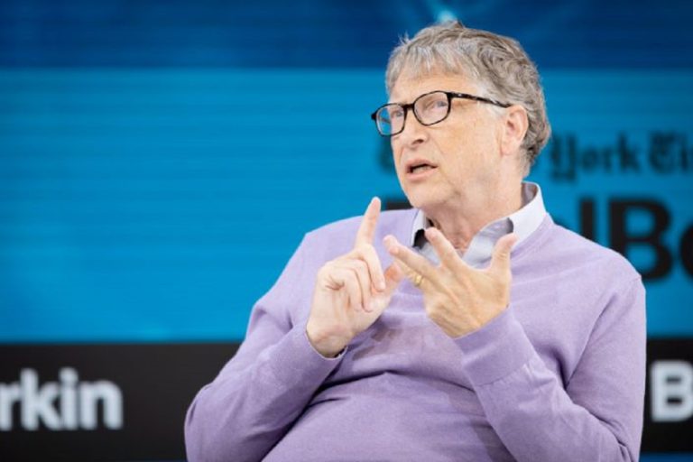 Bill Gates said the US missed its chance to avoid a coronavirus shutdown and recommended businesses stay closed for 6 to 10 weeks