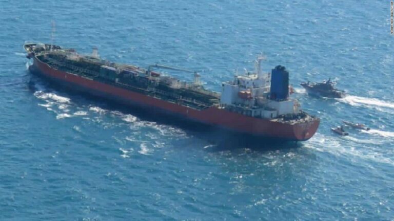 Iranian forces storm South Korean tanker