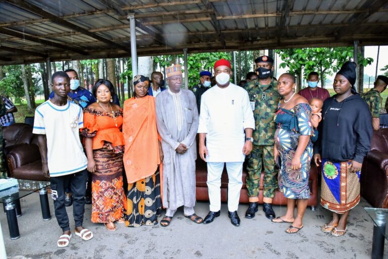 Uzodimma commiserates with army, air force over death of men in Imo, presents cheques to next of kin