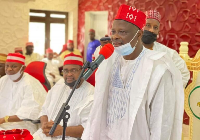 https://www.ripplesnigeria.com/kano-anti-graft-agency-arrests-perm-sec-kwankwasos-nephew-3-others-for-alleged-drug-supply-scam/