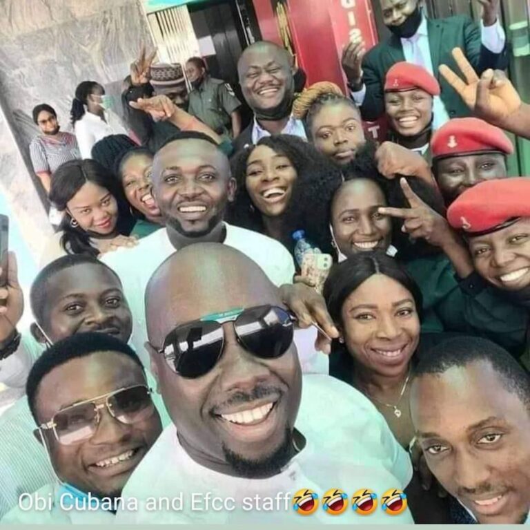 Obi Cubana did not take photo with EFCC staff