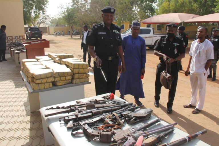 Bauchi: Police hands over 25 recovered AK-47 Riffles, hundreds of ammunitions, others to NCCSALW