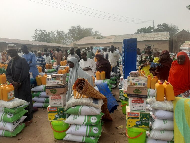 Refugee commissions distributes relief materials to 200 IDPs households in Bauchi