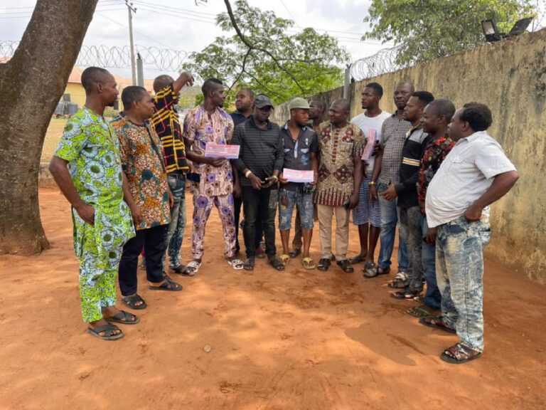 Anambra TOAN Donates N200, 000 each to 5 victims of Owerri Road recent Inferno