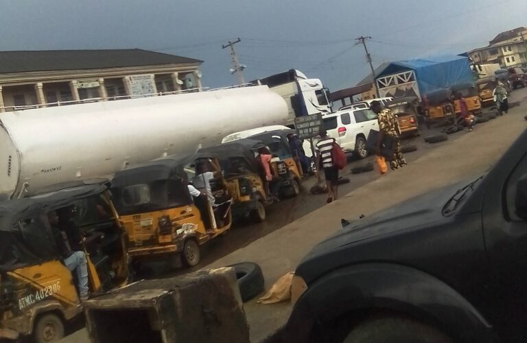 Motorists in Onitsha groan over alleged extortion by Naval ratings