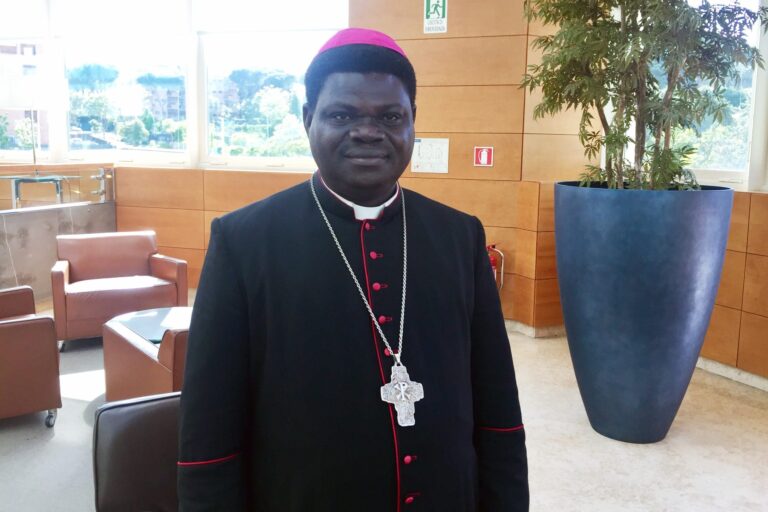 2023: Benue APC guber candidate under fire over supporters’ insults on Bishop Anagbe