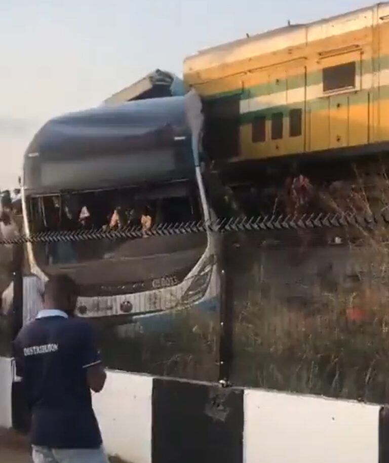 Breaking News: Train Collides With Bus In Lagos [Video]