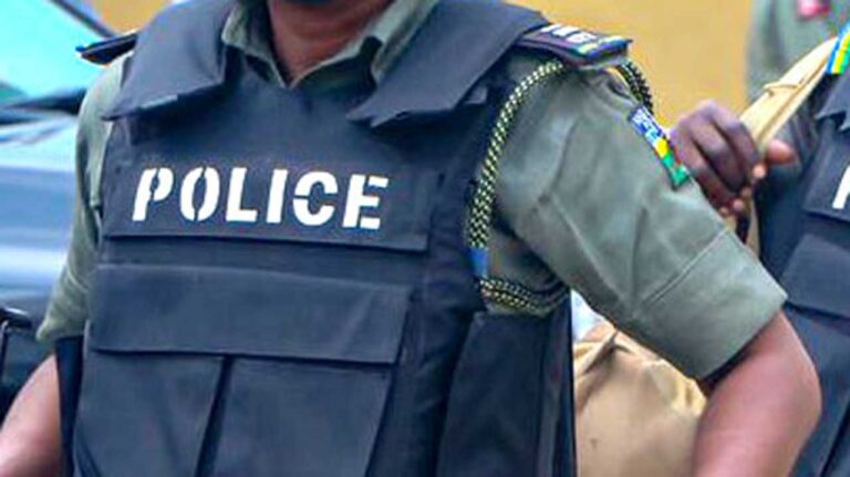 Angry Abuja Residents Burn Robber’s Corpse After Policeman’s Death