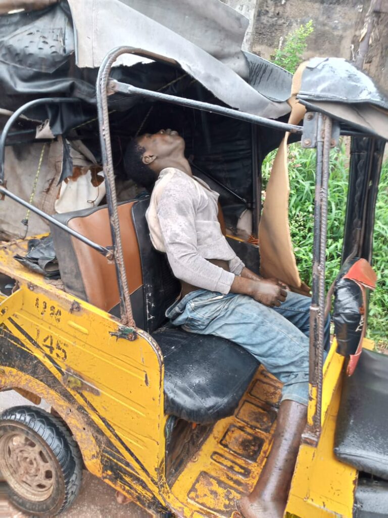 Suspected Cultists Murder Tricyclist, Dump Corpse at Anambra Teaching Hospital’s Gate (video)