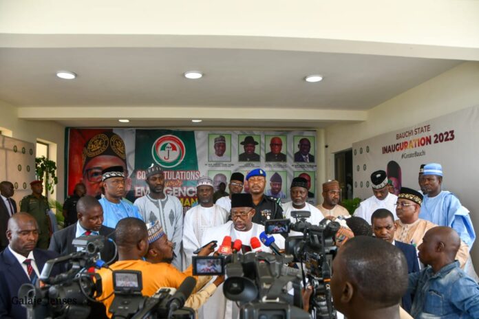 Gov Bala Mohammed addressing Journalists shortly after inaugural of the committee at Government House Bauchi...