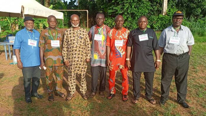 The newly elected PG, Barrister Chris Ekweozor and other Town Union executives of Umuawulu community