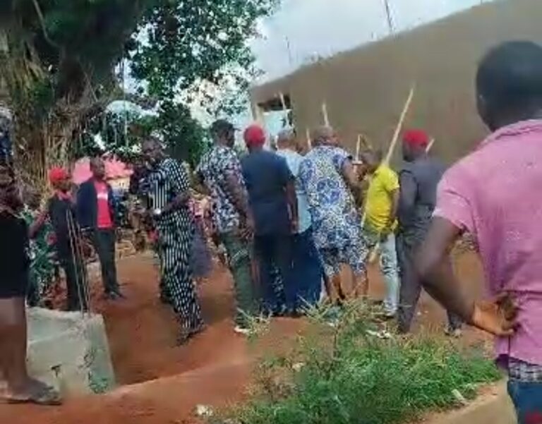 How Anambra Community Members Gang-Beat PG, Appoint New One (videos)