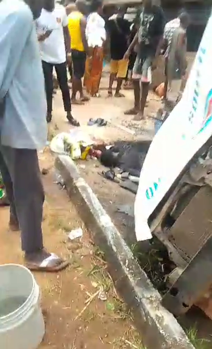 Many Feared Dead As Commercial Bus Summersaults in Anambra