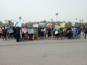 Anambra Oil Producing Community Protests Over Insecurity, Accuses Government of Abandonment