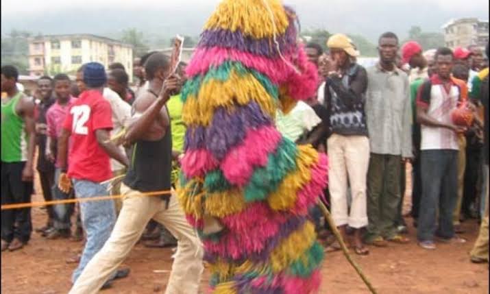 Brother of Anambra Masquerader Who Allegedly Killed 71-Yr-Old Man Attacks Journalists, Locks Them Up, Seizes Their Camera for Coming to Interview Them