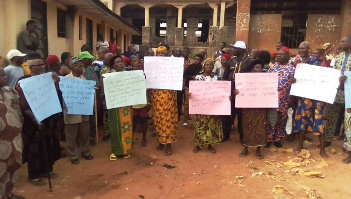 Protest rocks Anambra community over alleged encroachment into their land despite series of court judgements