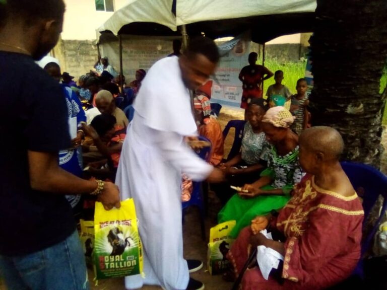 Economic Hardship: Faithspiration Initiative Distributes Cash, Food Items to the Needy, the Aged
