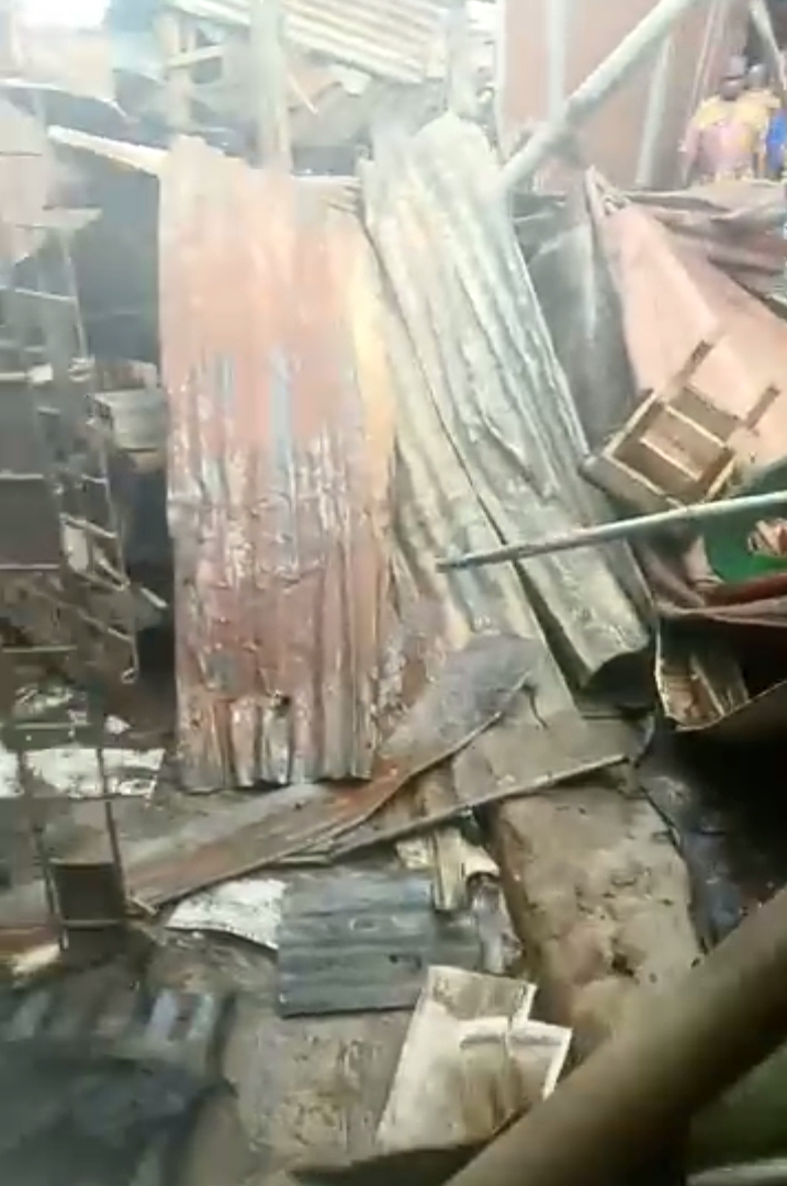 Fire Service Intervenes, Fuel Stations, Others Saved, As Midnight Fire Wrecks Havoc in Anambra Market (video)