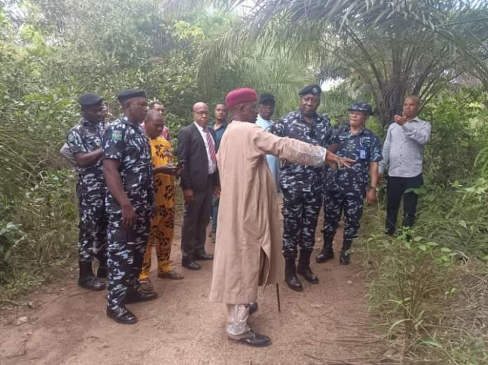 Drama As Police Commissioner Visits Abia Community Over 65 Missing Cattle