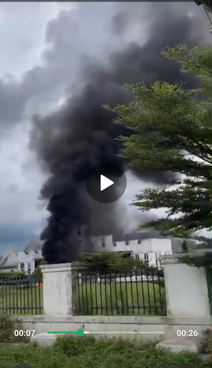 Gunmen Set LGA Secretariat On Fire, Gunshots, No Police Presence