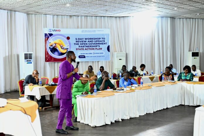 State2State Team Lead, Dr Sam Onyia, Consultant Mr Arisukwu and Participants at the Workshop.