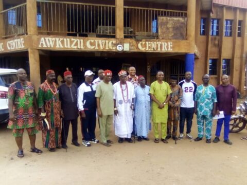 Igwe Anikweze of Awkuzu (middle) and other high chiefs