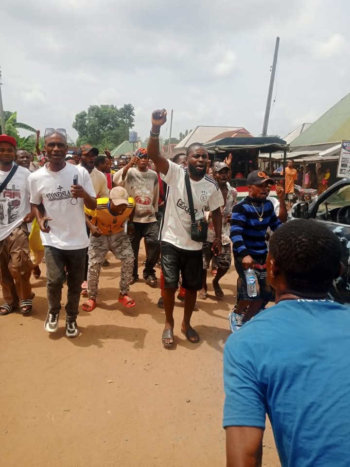 Gas Spillage: Imo Oil Community Protests Against Sterling Global – Urge Nigeria Police To Release Arrested Leaders