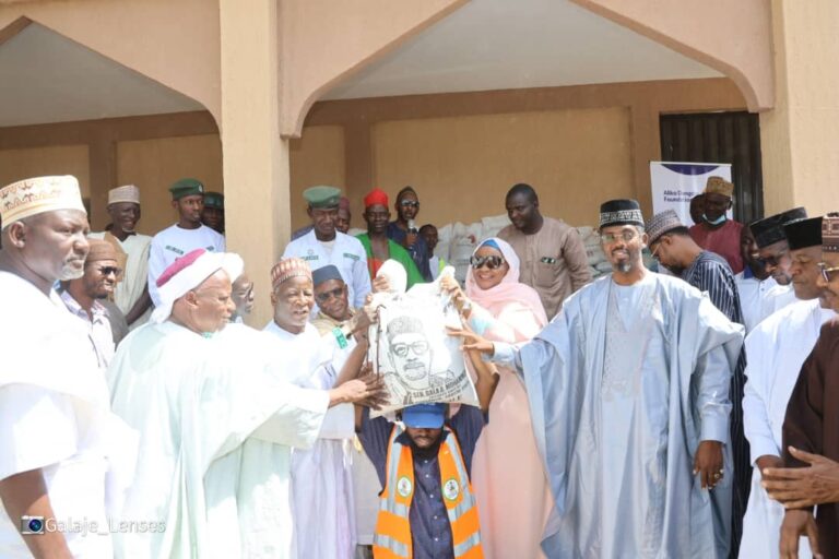 Ramadan: Dangote distributes 25,000 bags of rice to less privilege in Bauchi
