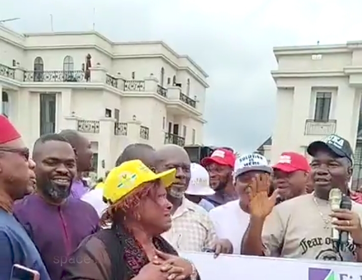 Anambra Senatorial Aspirant Gives N100,000 Each to Women for Crying When He Withdrew from the Race