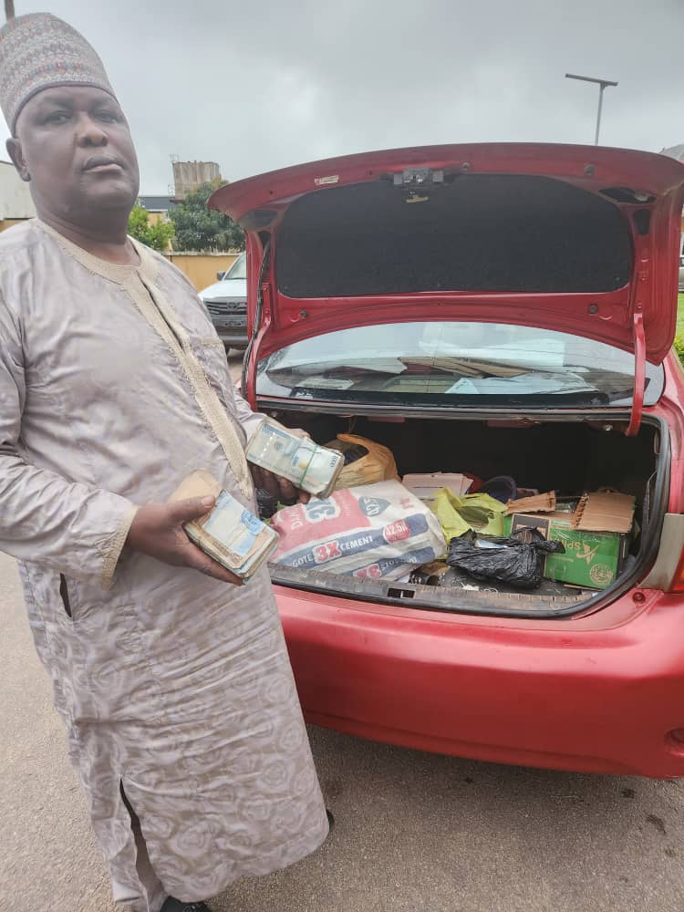 BREAKING: DSS arrests PDP agent with N30m cash for vote-buying in Kaduna